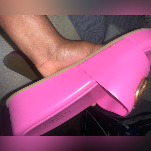 Valentino V logo  platform slides - Picture 5 of 6